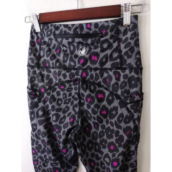 3/$20 Body Glove Gray Black Pink Animal Cheetah Leopard Print Leggings Size S - Picture 6 of 9